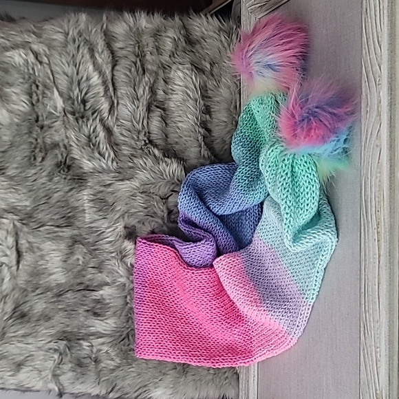 Handmade Girls Winter Scarf - Picture 4 of 4